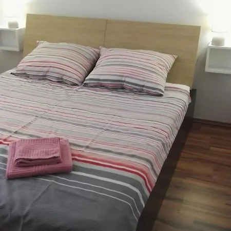 Tena *